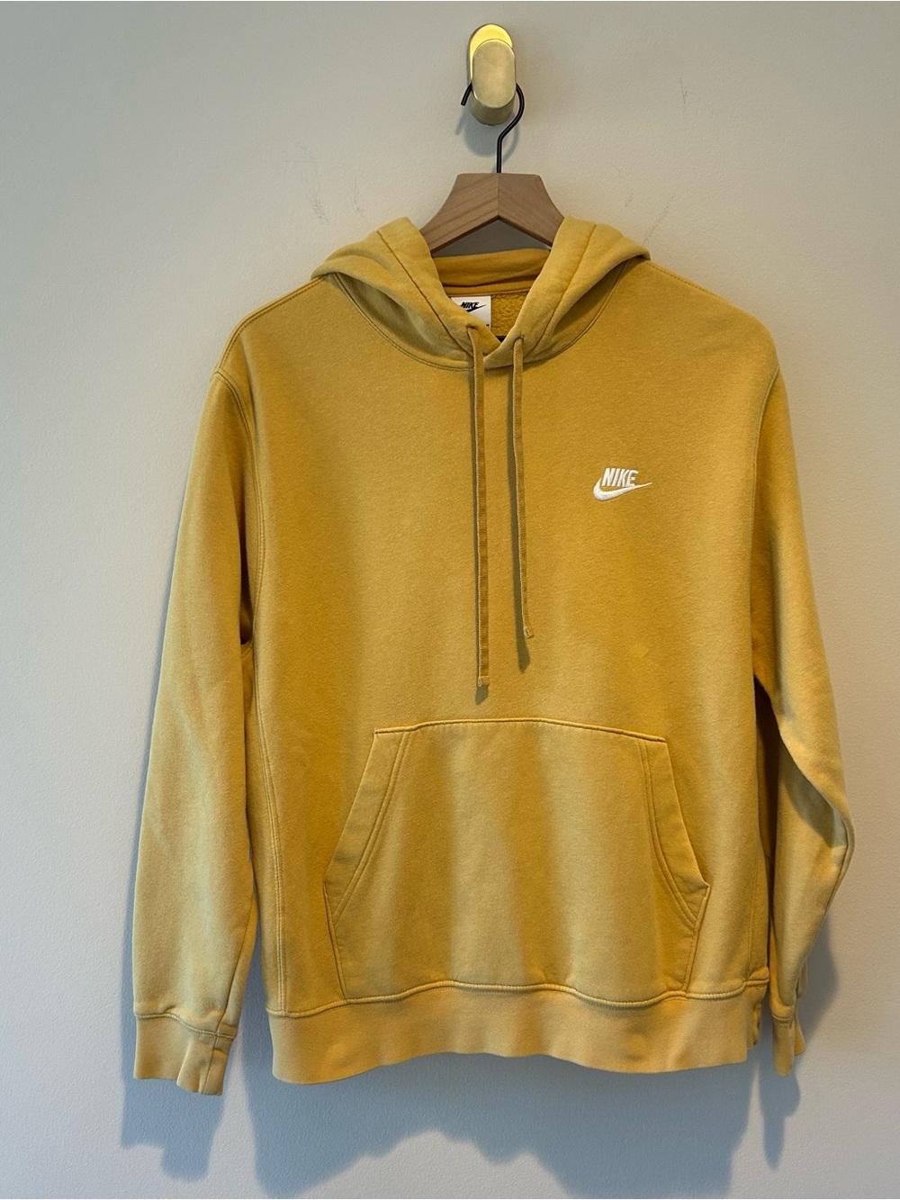Nike Men's Mustard Yellow Hoodie Wheat Gold Size M Sweatshirt